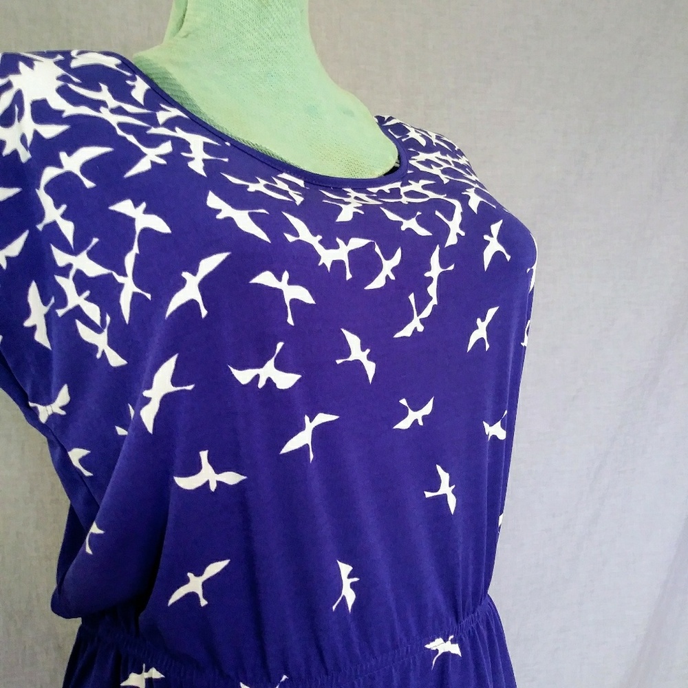 The Limited Patterned Flounced Top - Picture 4 of 5